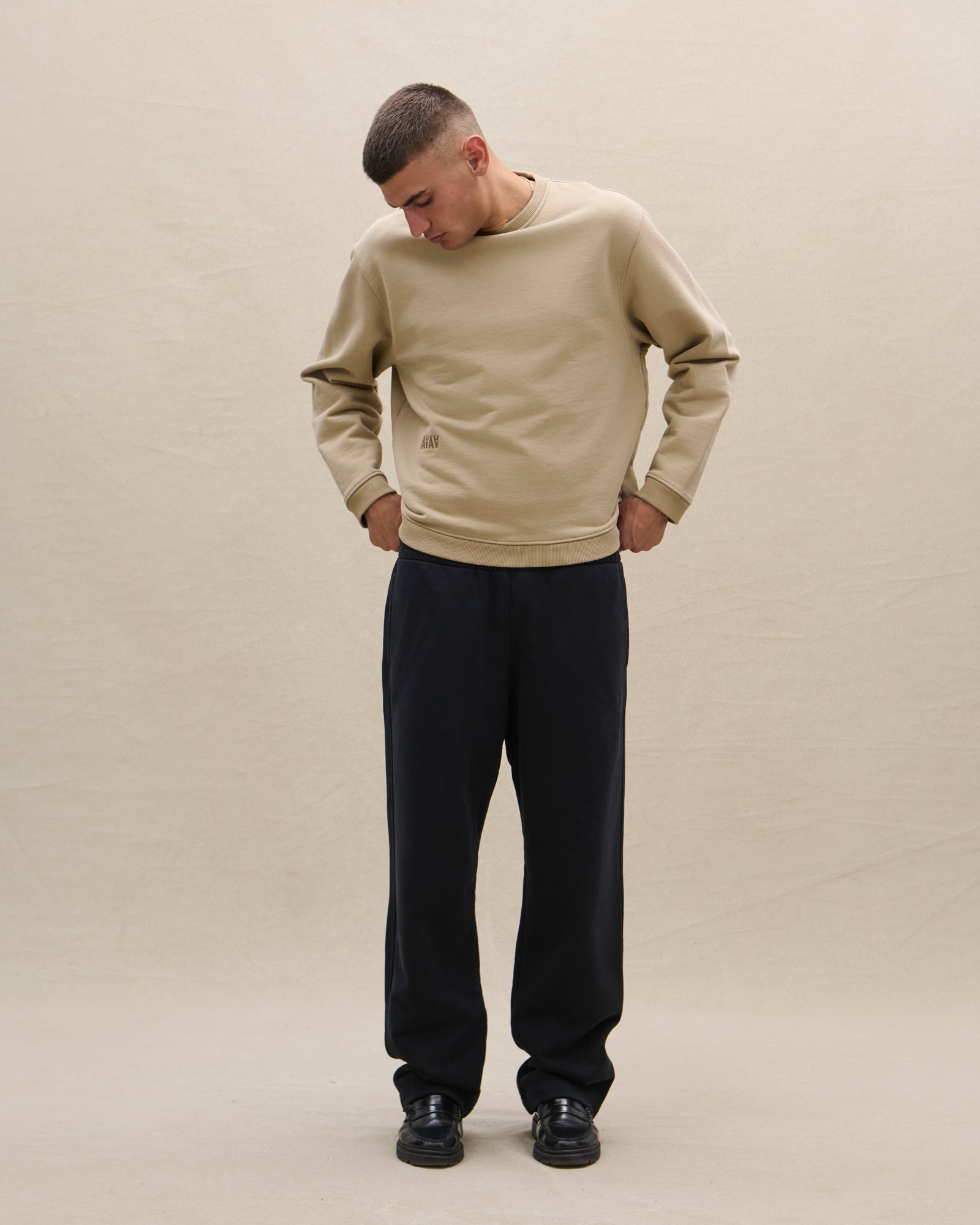 SWEATPANTS 01 - Avanetaa